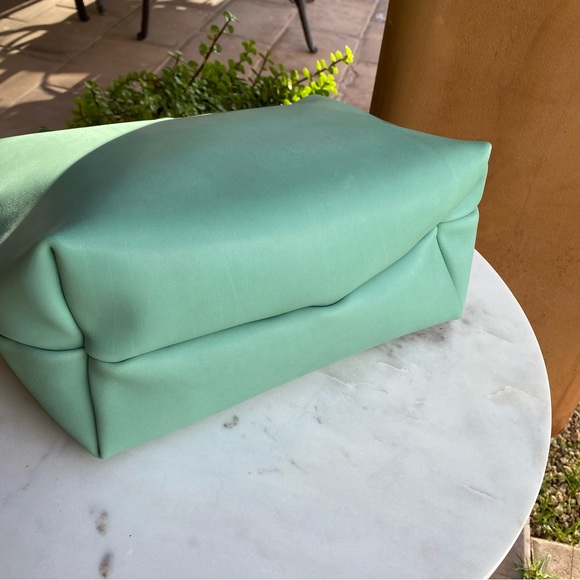 SOLD Portland Leather Goods Mint Smooth Leather Tote - Picture 11 of 16